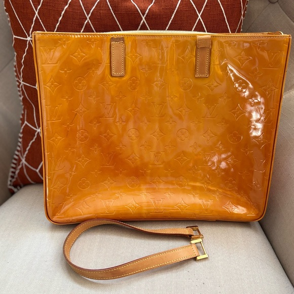 LOUIS VUITTON Monogram
Vernis Columbus Tote Bag - Picture 6 of 10